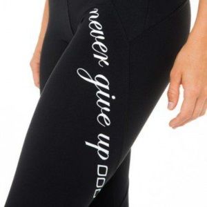 Lorna Jane never give up crop leggings